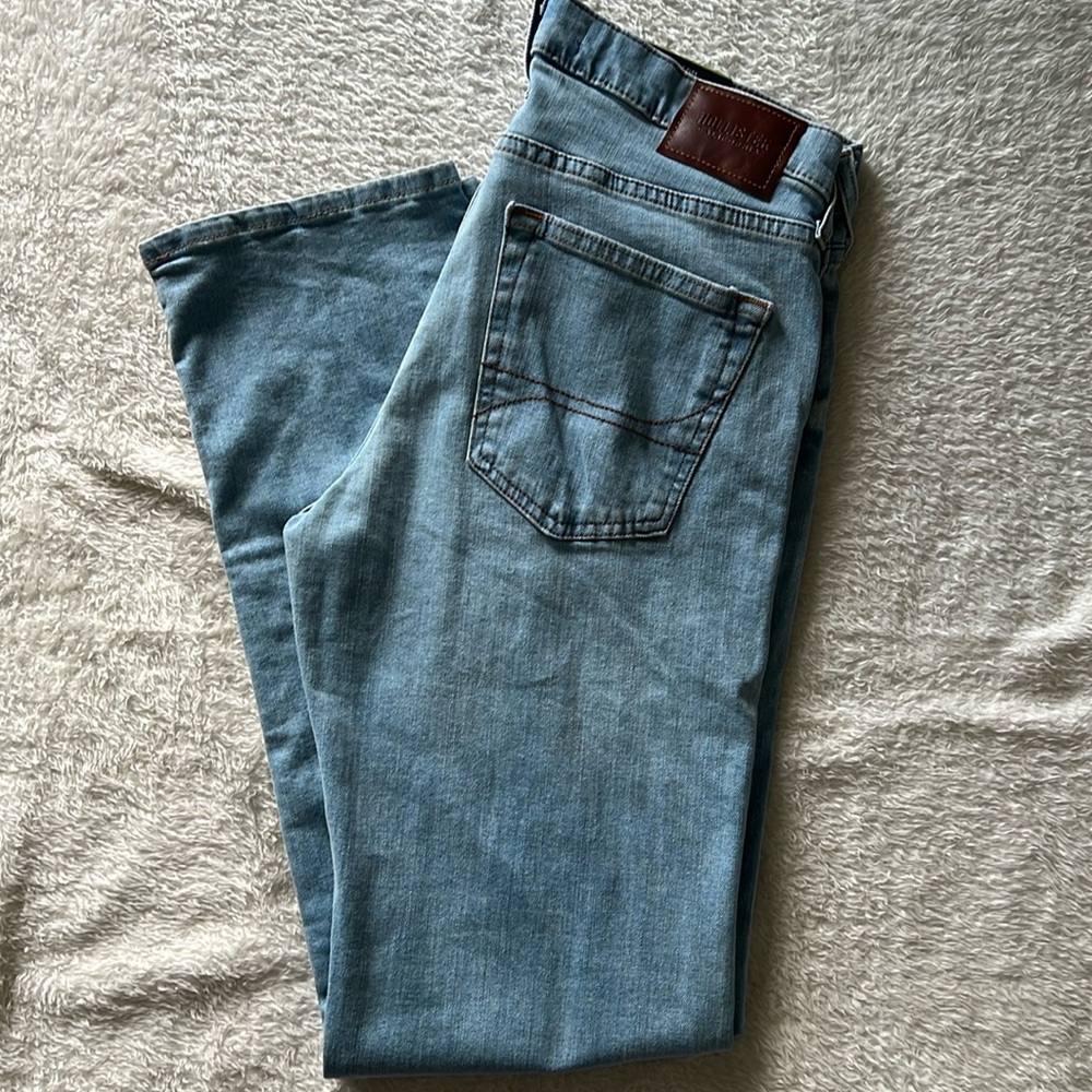 Hollister - Epic Flex Straight Jeans